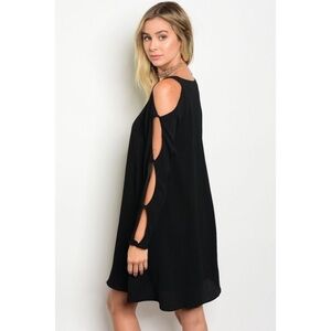 🆕Black cutout sleeved black dress